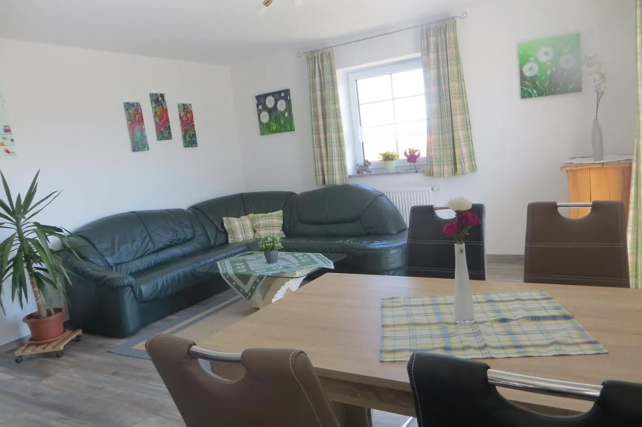 Ferienwohnung Ponyhof Adam Urlaub auf dem Bauernhof Eschlkam