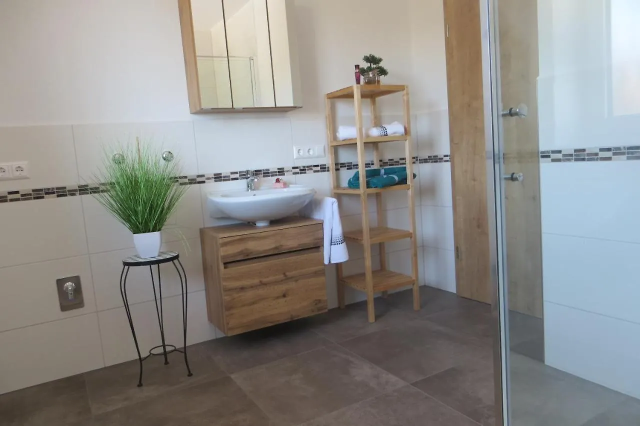 Apartment Ferienwohnung Ponyhof Adam Urlaub auf dem Bauernhof Eschlkam Deutschland