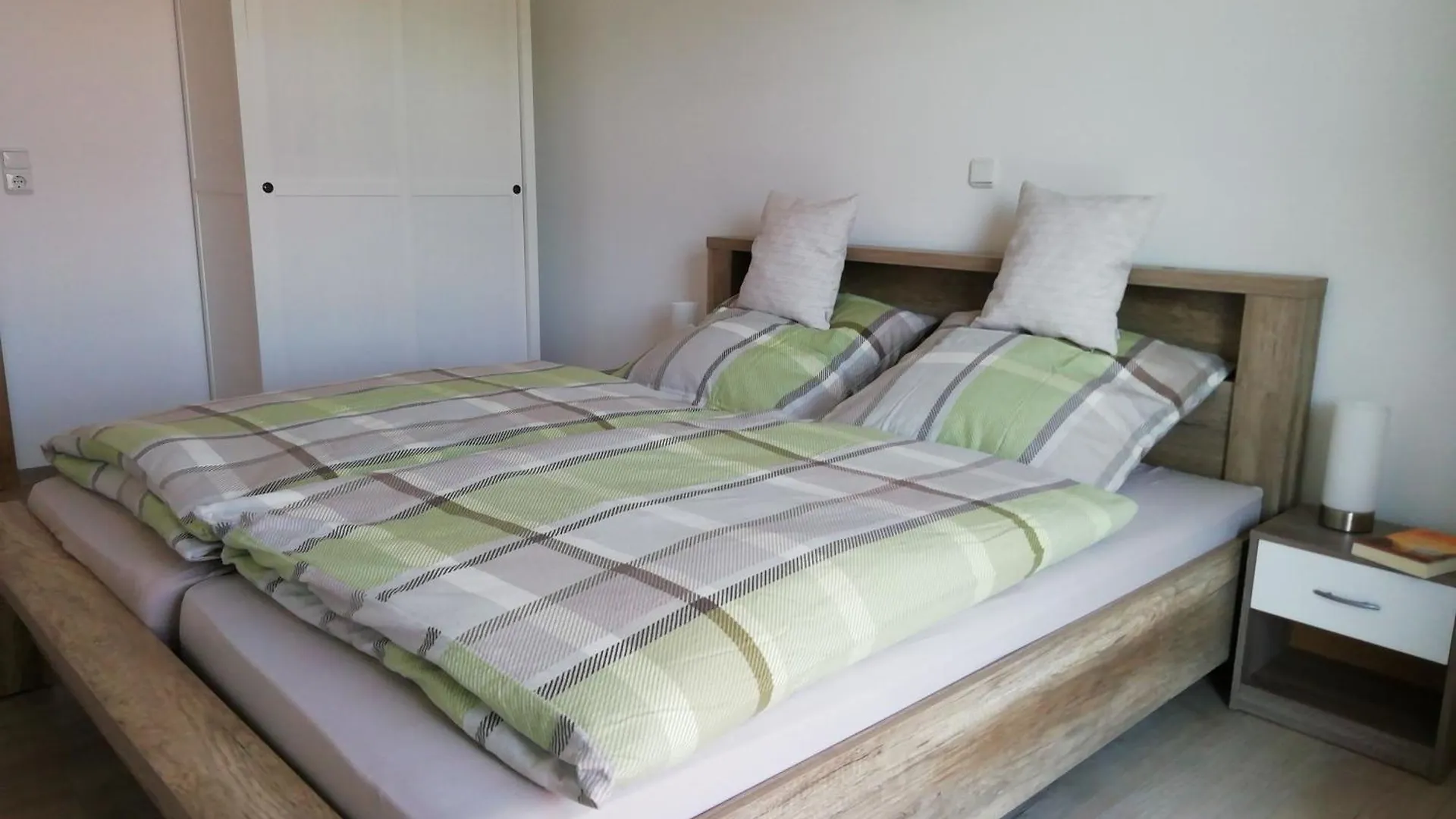 Ferienwohnung Ponyhof Adam Urlaub auf dem Bauernhof Eschlkam Deutschland